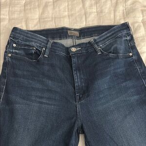 Mother High Wasted Looker Ankle Fray 31